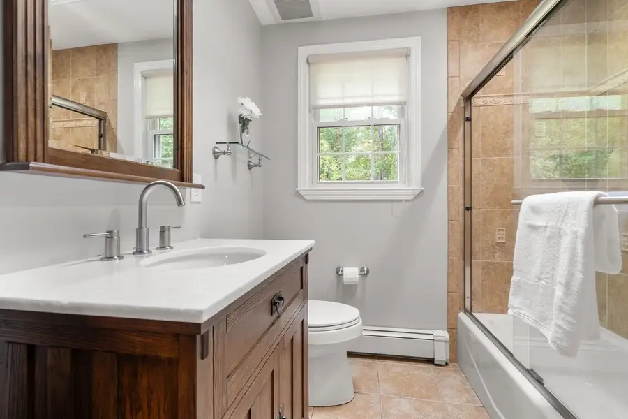 10 Millbrook Dr, Plainville, MA 02762 - #3