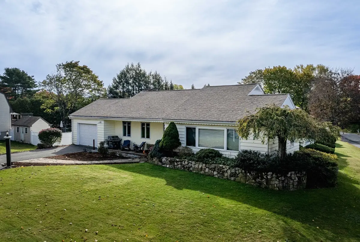 281 Village Street, Medway, MA 02053 - #1
