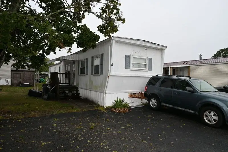 8 Francis Street, East Wareham, MA 02538 - #1