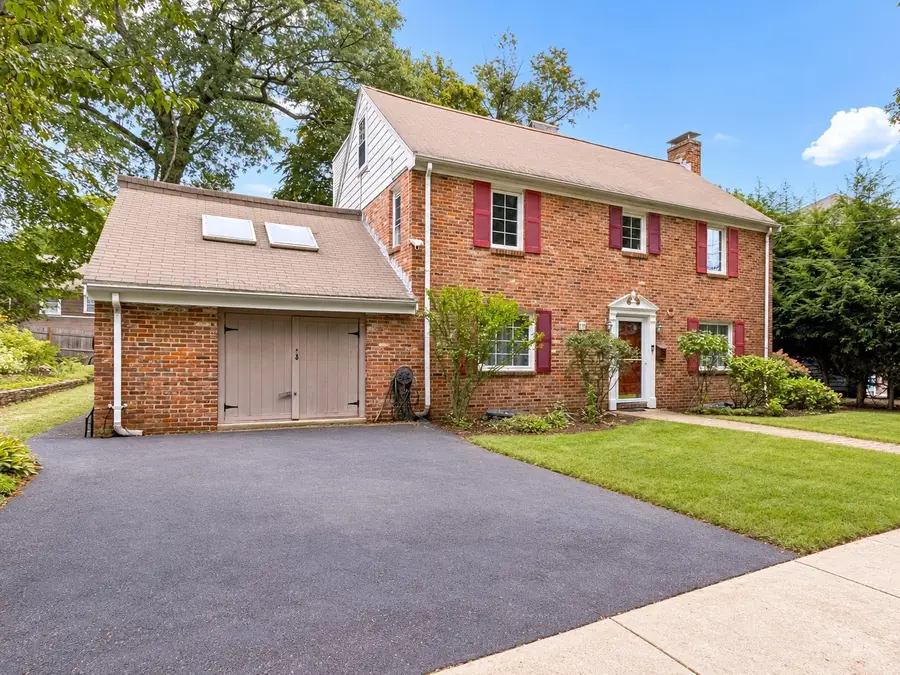 17 Woodhaven Rd, Newton, MA 02468 - #2