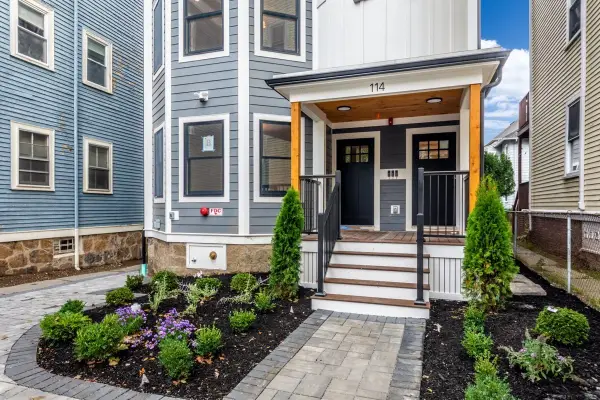 114 Franklin St. #2, Brookline, MA 02445