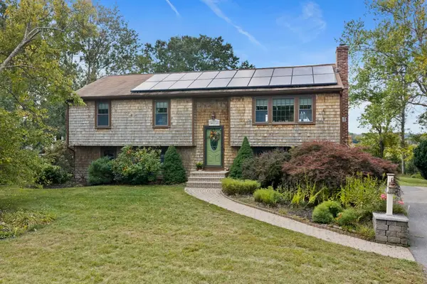 12 Liberty Rd, Marshfield, MA 02050