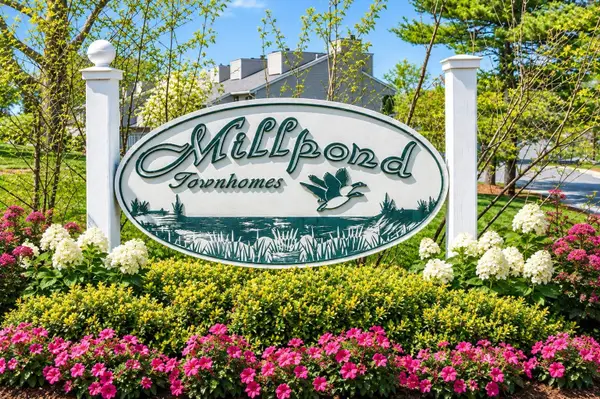 22 Mill Pond #22, North Andover, MA 01845