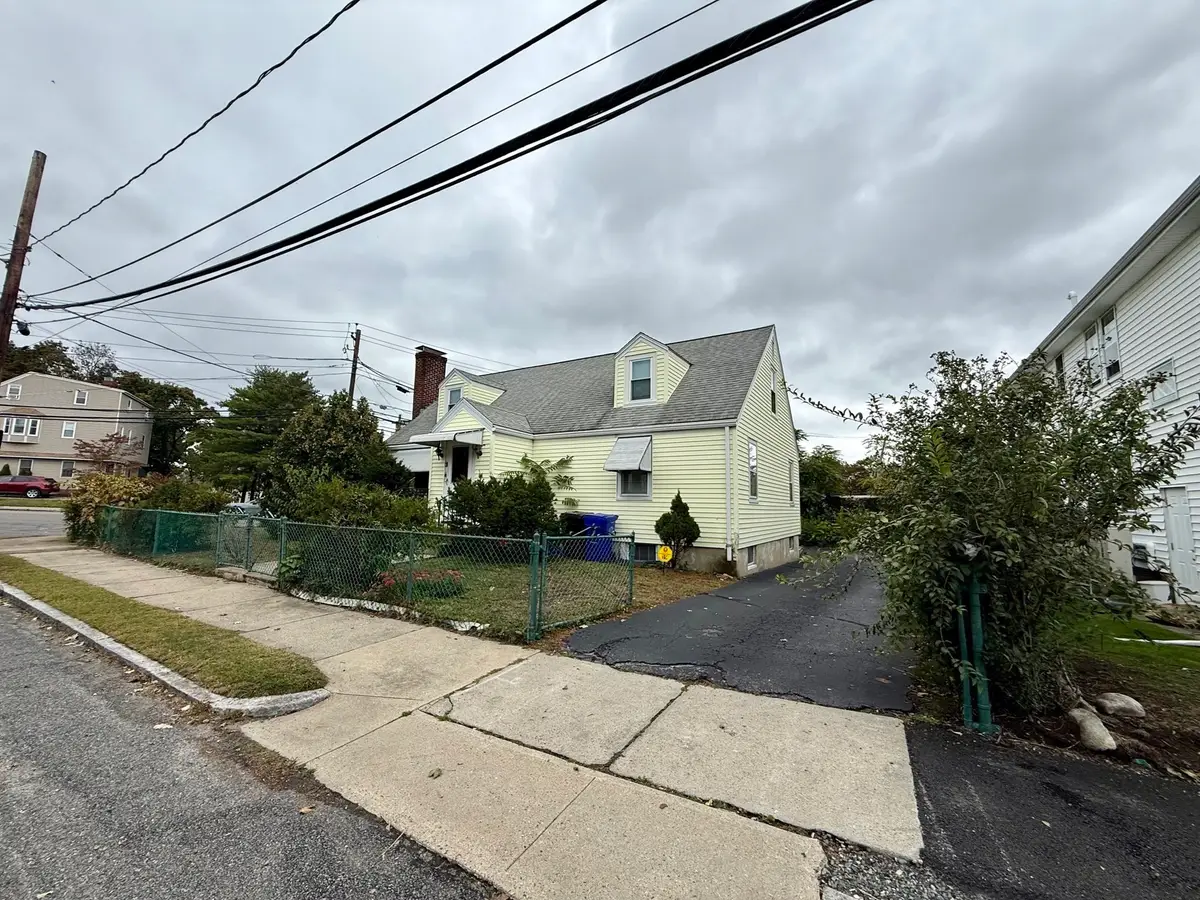 19 Brookdale Rd, Arlington, MA 02474 - #1