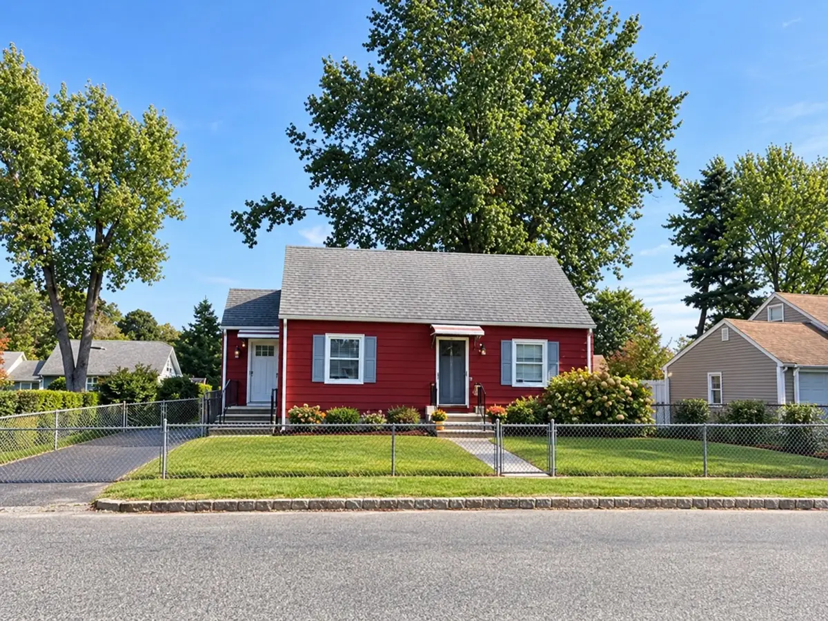 27 Stocker, Springfield, MA 01129 - #1