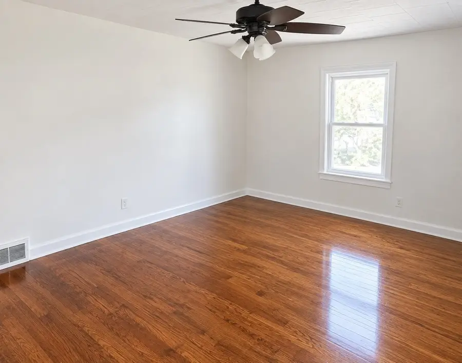 27 Stocker, Springfield, MA 01129 - #3