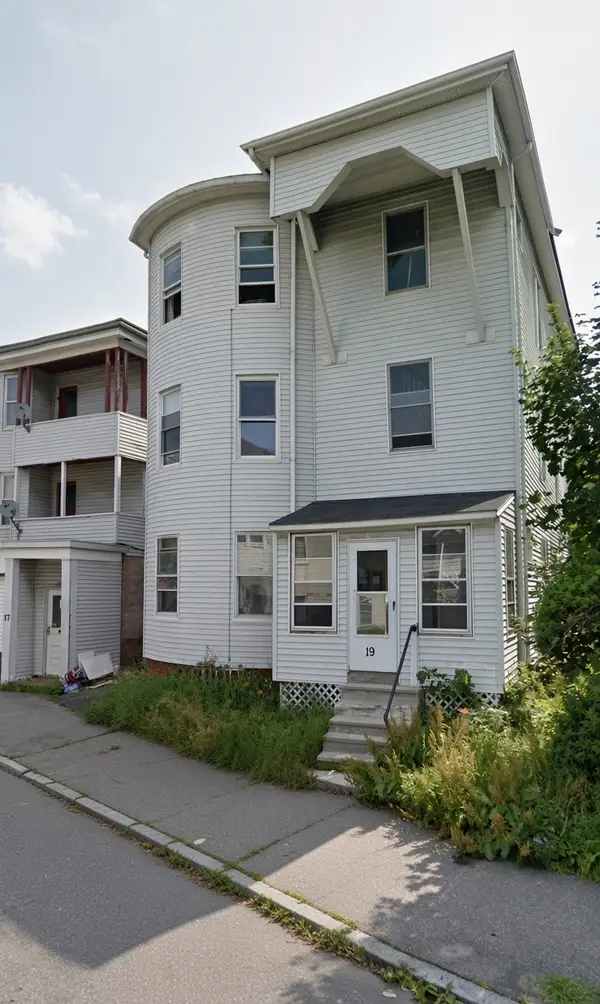 19 Perry Ave, Worcester, MA 01610