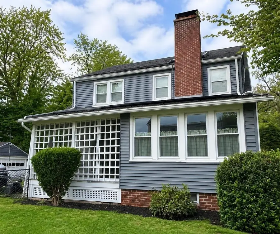 29 Rogers Ave, West Springfield, MA 01089 - #3