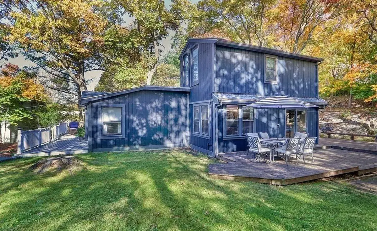 7 West St, Melrose, MA 02176 - #1