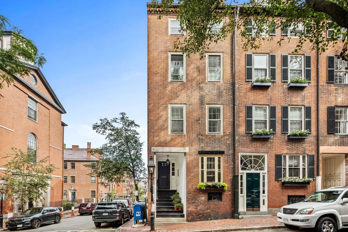 65 Pinckney St #2, Boston, MA 02114 - #1
