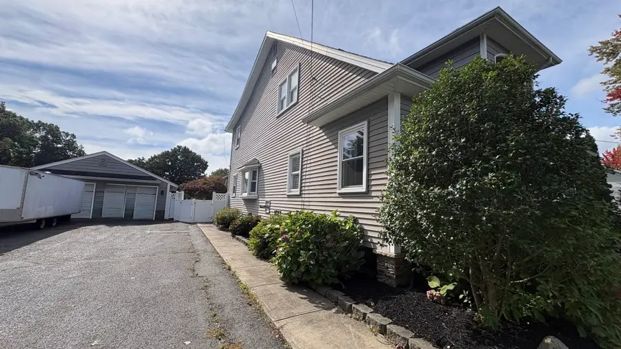 681 Mill St, Agawam Town, MA 01030 - #2