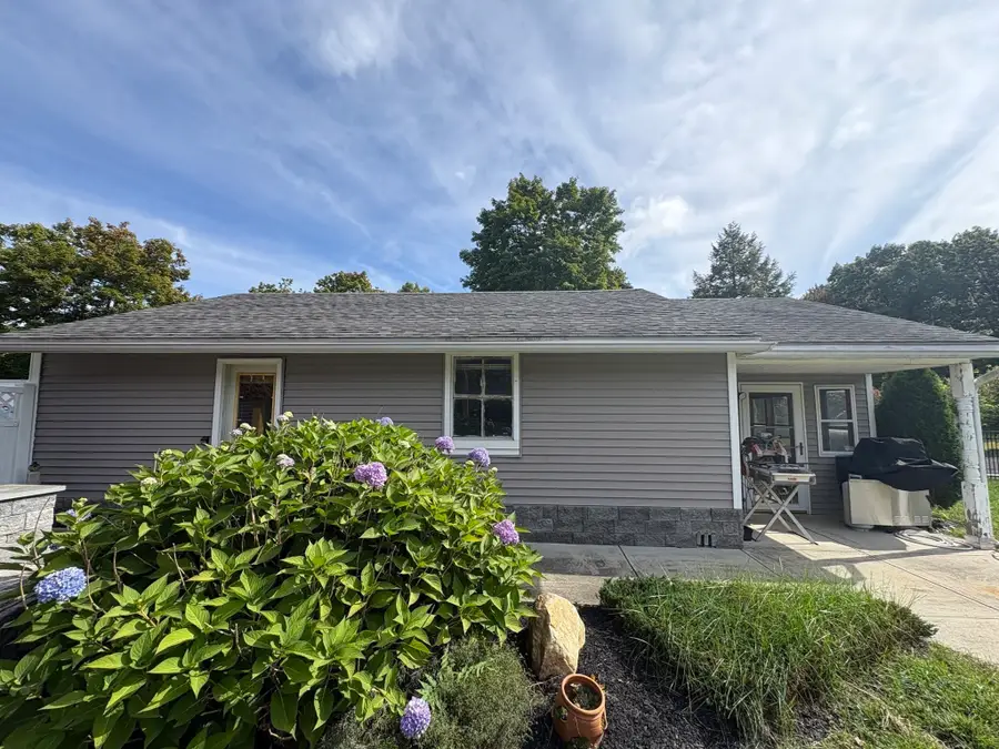 681 Mill St, Agawam Town, MA 01030 - #3