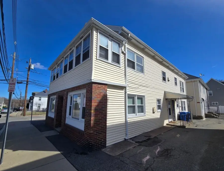 30 Cedar St, Waltham, MA 02453 - #3