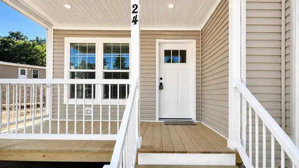 24 Pinrock Drive, Sturbridge, MA 01566