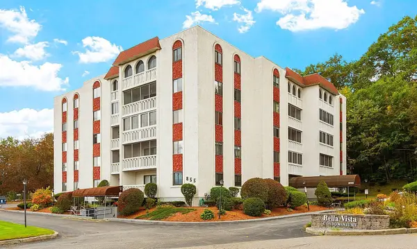 855 John Fitch Hwy #17, Fitchburg, MA 01420