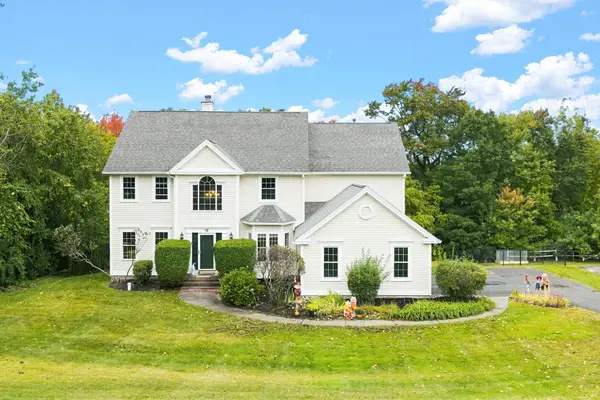 12 Lancelot Road, Shrewsbury, MA 01545