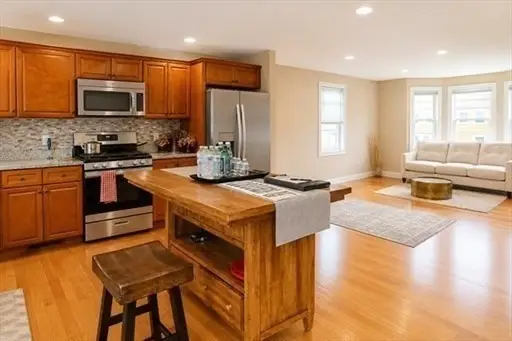 82 Franklin St #82, Haverhill, MA 01830