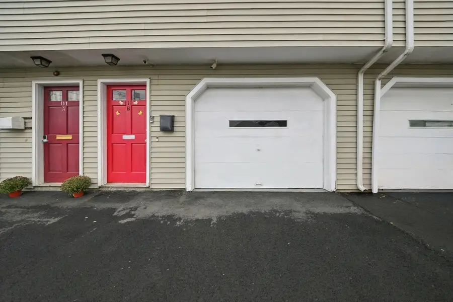 111 Cambridge St #B, Lawrence, MA 01843 - #3