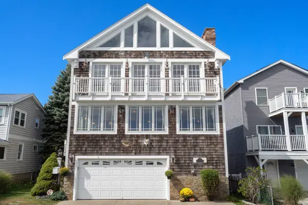 125 Edgewater Drive, Quincy, MA 02169
