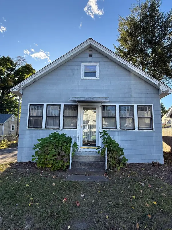 148 Denver St, Springfield, MA 01109