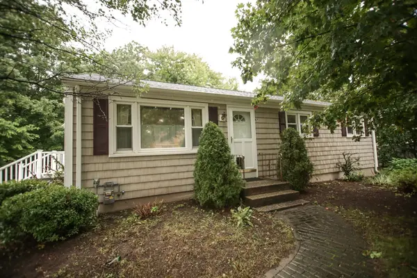 87 Roosevelt Ave, Westfield, MA 01085