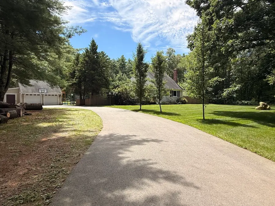 35 Beach St, Middleboro, MA 02346 - #3