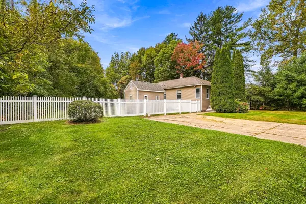 24 Washington Street, Mendon, MA 01756