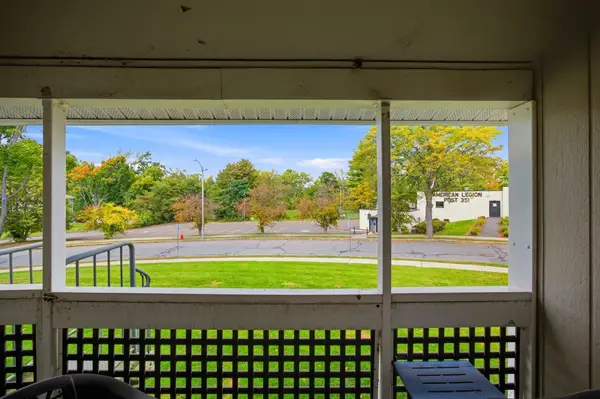 34 Saint Kolbe Dr #C, Holyoke, MA 01040
