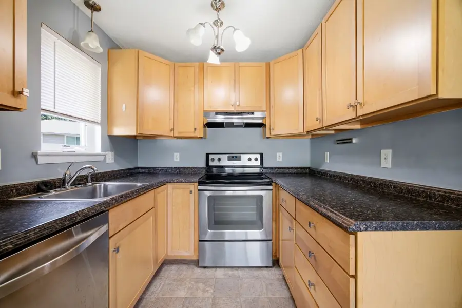 34 Saint Kolbe Dr #C, Holyoke, MA 01040 - #3