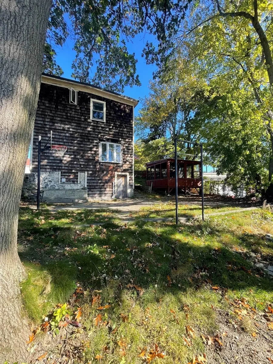 255 Plain St, Lowell, MA 01852 - #3