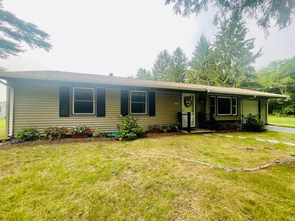 597 Old Warren Rd, Swansea, MA 02777 - #1