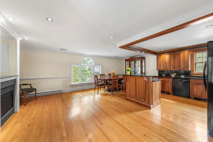 30 Hemenway Road, Swampscott, MA 01907 - #3