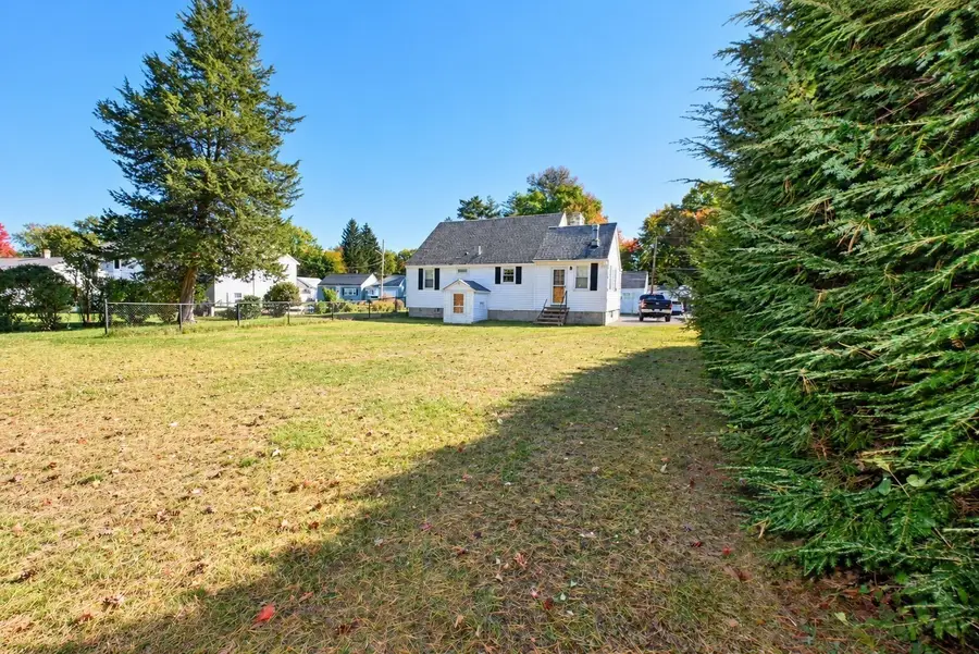 46 Litchfield Ave, Dracut, MA 01826 - #3