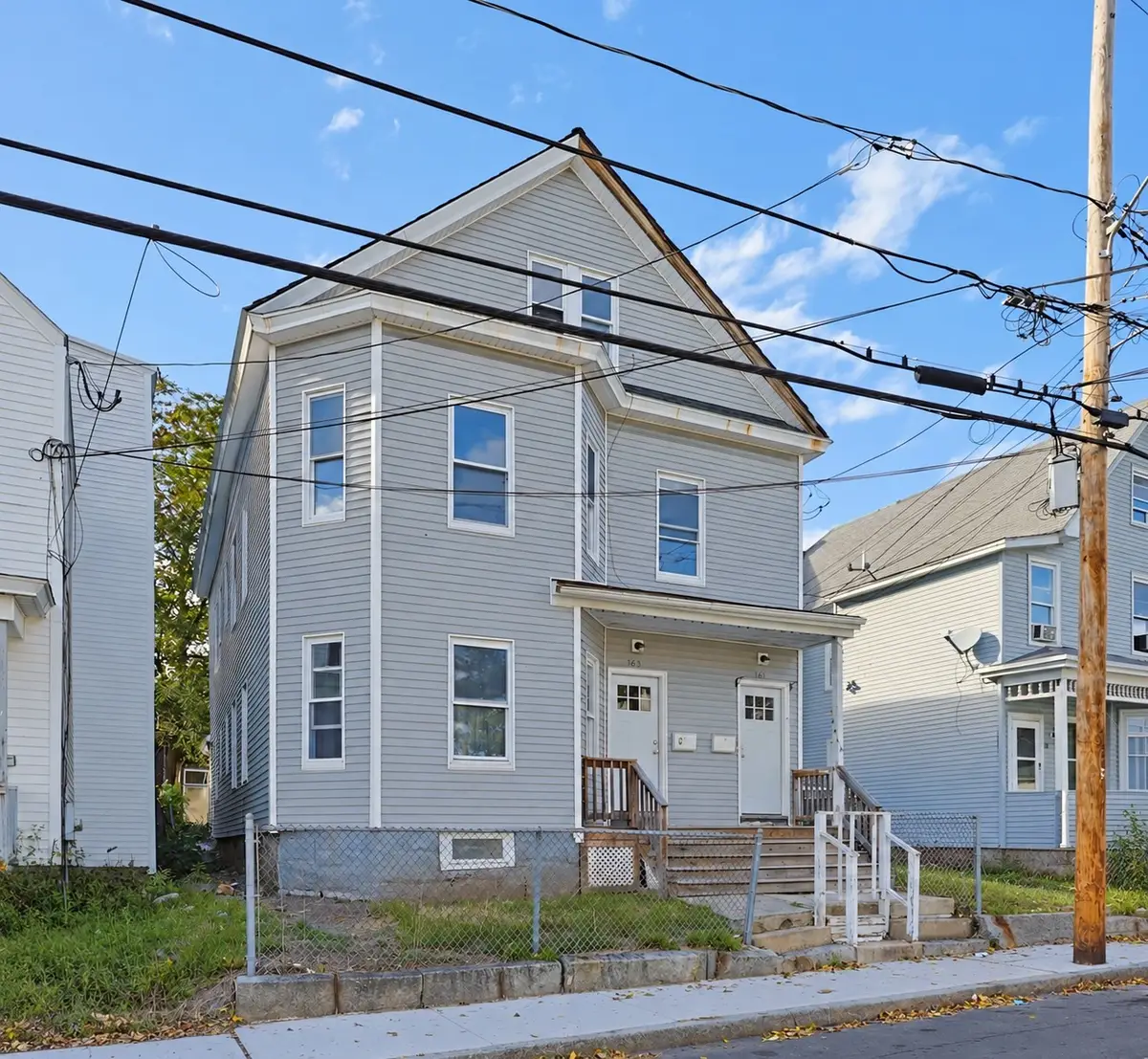 161 Smith St, Lowell, MA 01851 - #1