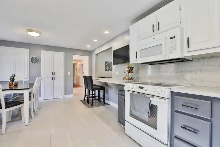 25 Indian Rock Dr, Saugus, MA 01906 - #3