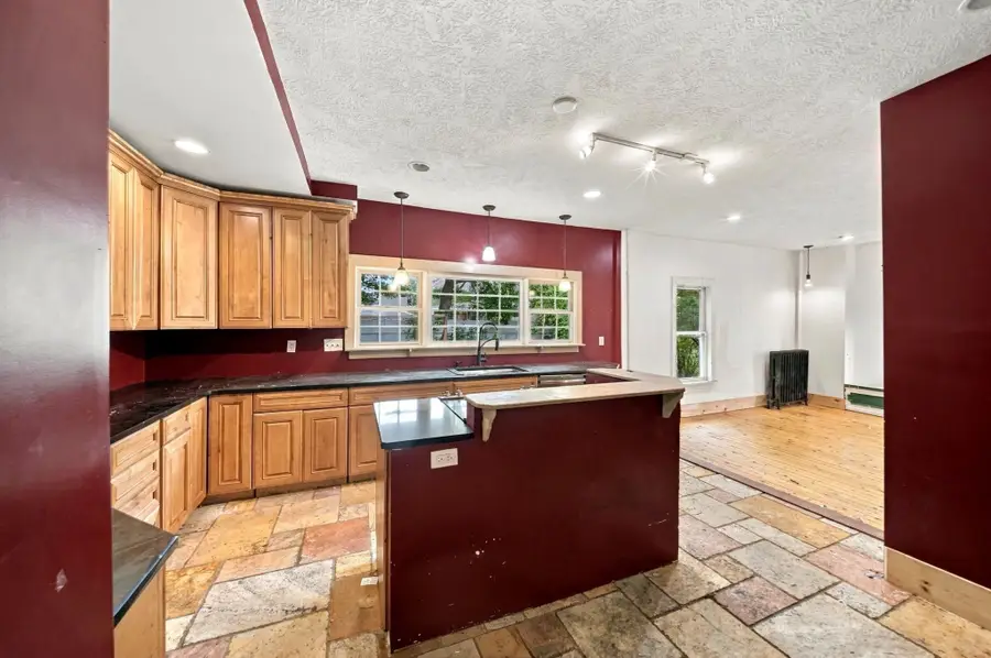 30 Myrtle Ave, Holyoke, MA 01040 - #2