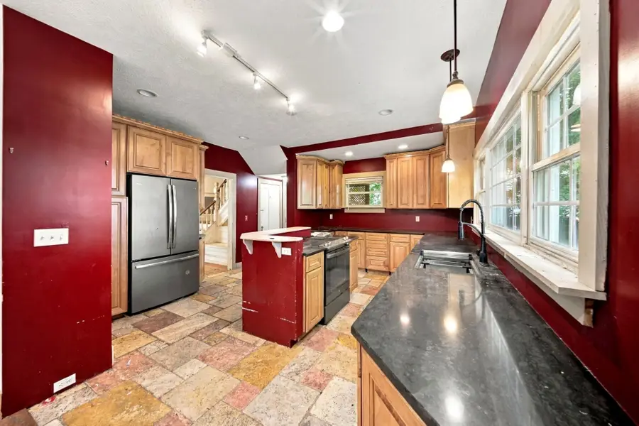 30 Myrtle Ave, Holyoke, MA 01040 - #3