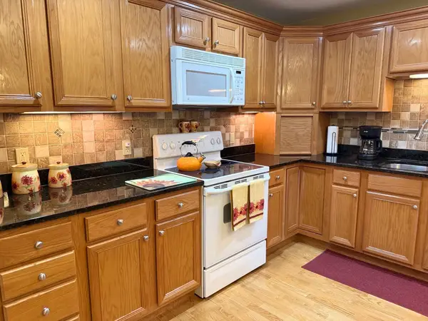 7 Crescent Gate #313, Sturbridge, MA 01518