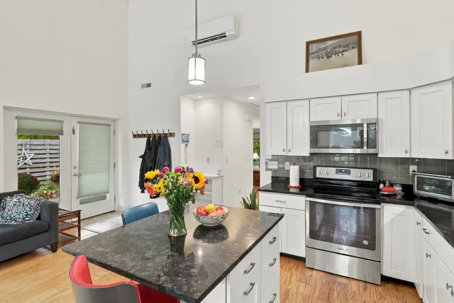 129 Hinckley St #129, Northampton, MA 01062 - #3
