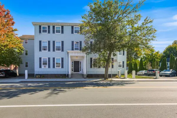 75 Cabot St #8, Beverly, MA 01915