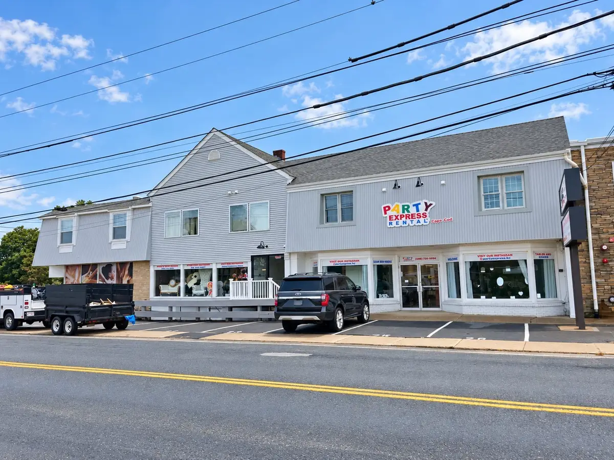 235 Barnstable Rd, Hyannis, MA 02601 - #1