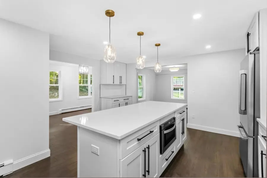 21 Fairfield St, Maynard, MA 01754 - #3