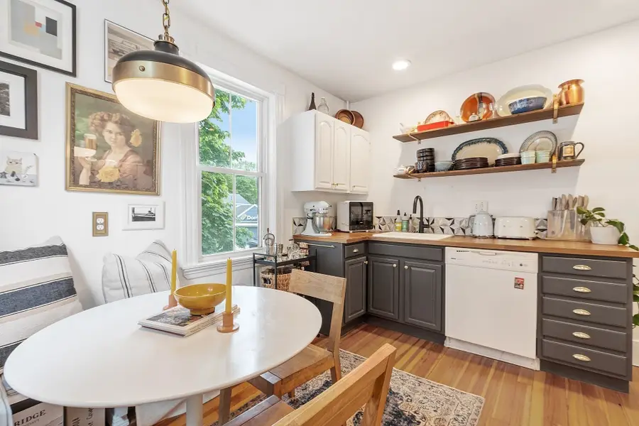 401 Cabot St #4, Beverly, MA 01915 - #3