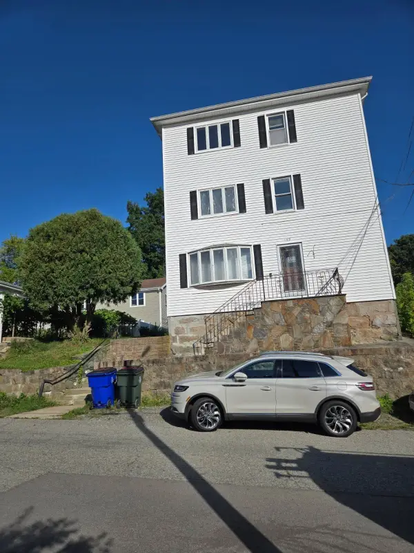 169 Chavenson St, Fall River, MA 02723