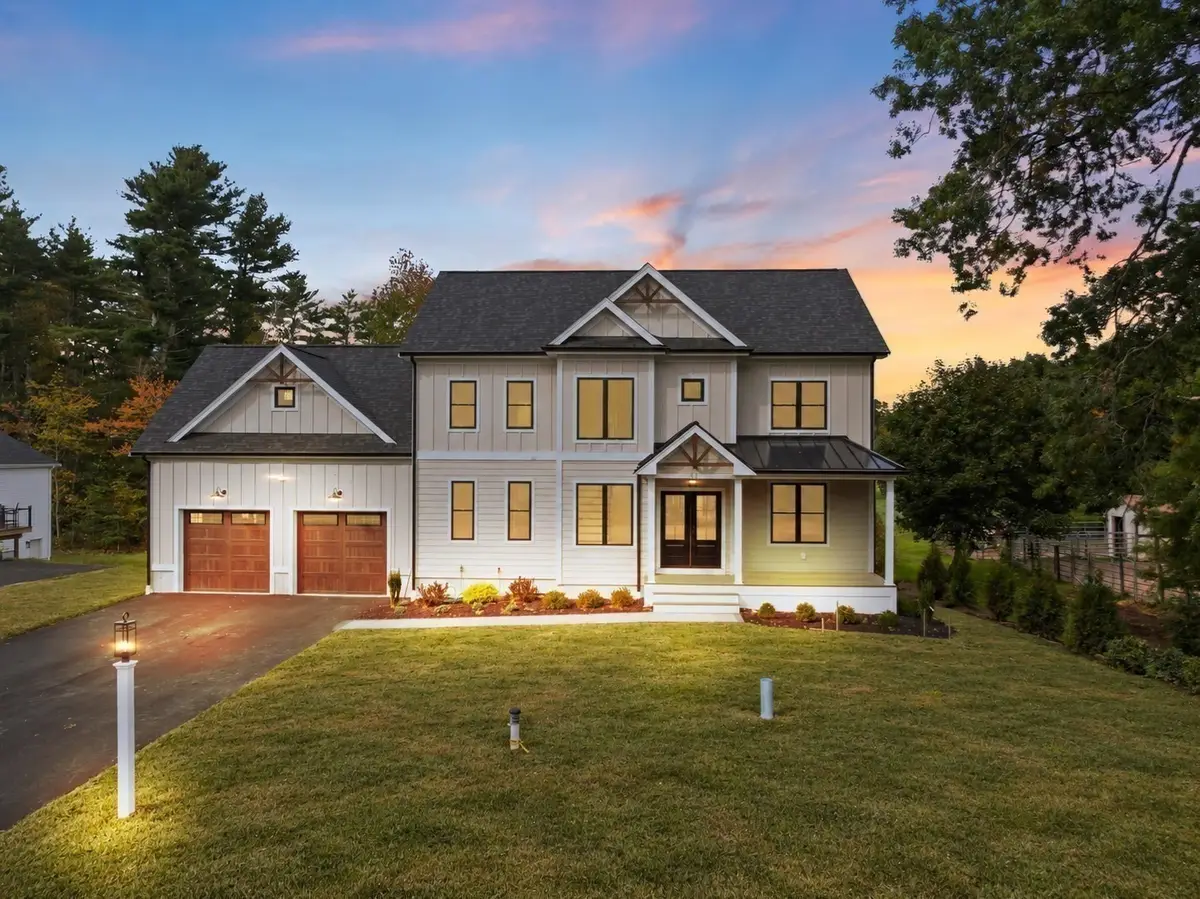 11 Hiawatha Trl, Bridgewater, MA 02324 - #1