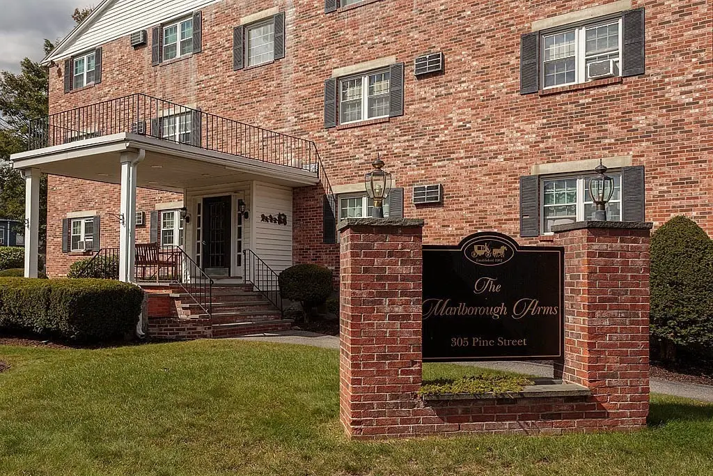 305 Pine St #6, Lowell, MA 01851 - #1