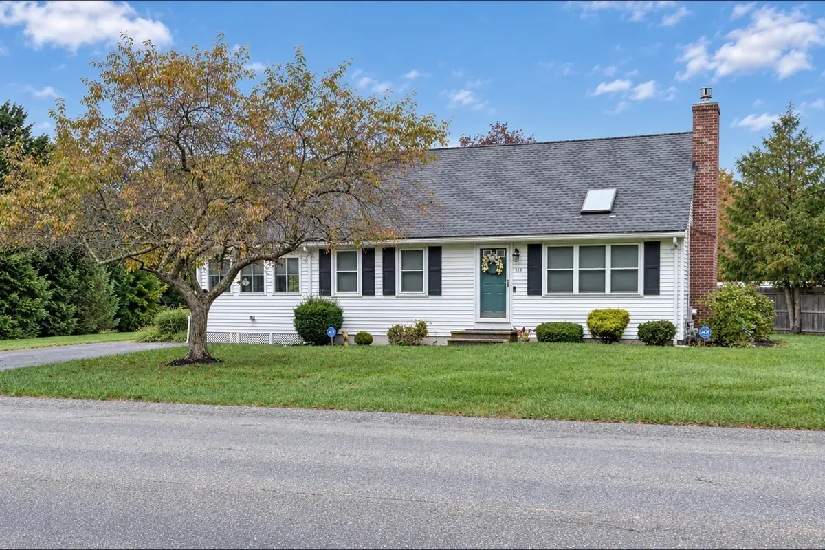 318 Essex St, Whitman, MA 02382 - #1