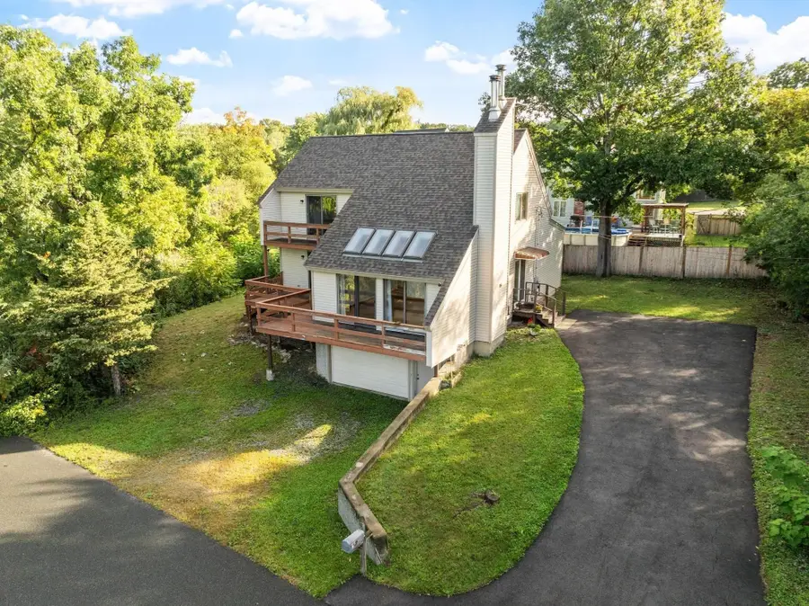 7 Hutton St, Danvers, MA 01923 - #2