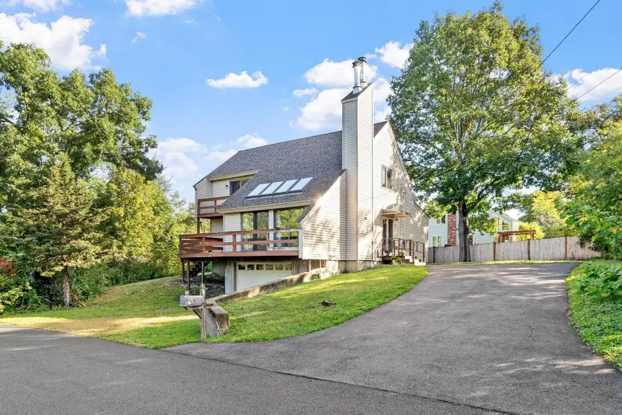 7 Hutton St, Danvers, MA 01923 - #3