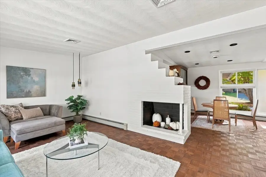 27 Ridgefield Dr, Framingham, MA 01701 - #3